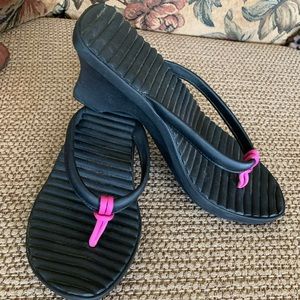 Croc wedges sz 10